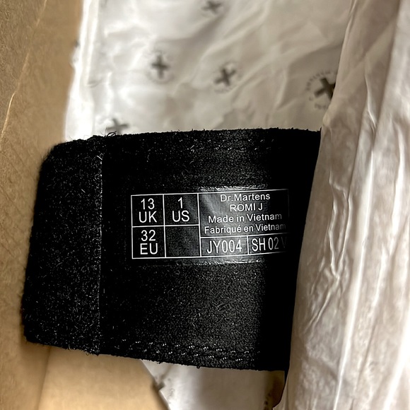 Dr. Martens Kids Black Leather Adjustable Sandals - Picture 9 of 9